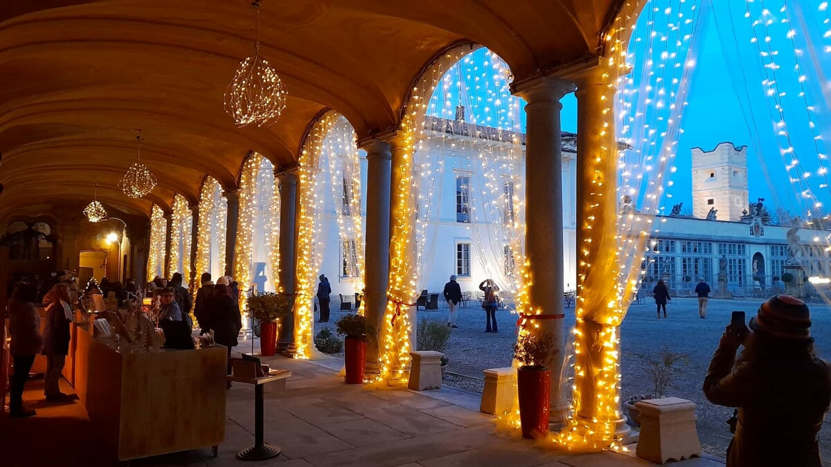 Giri in carrozza e vin brulé: ecco il Natale della piccola Versailles di Milano